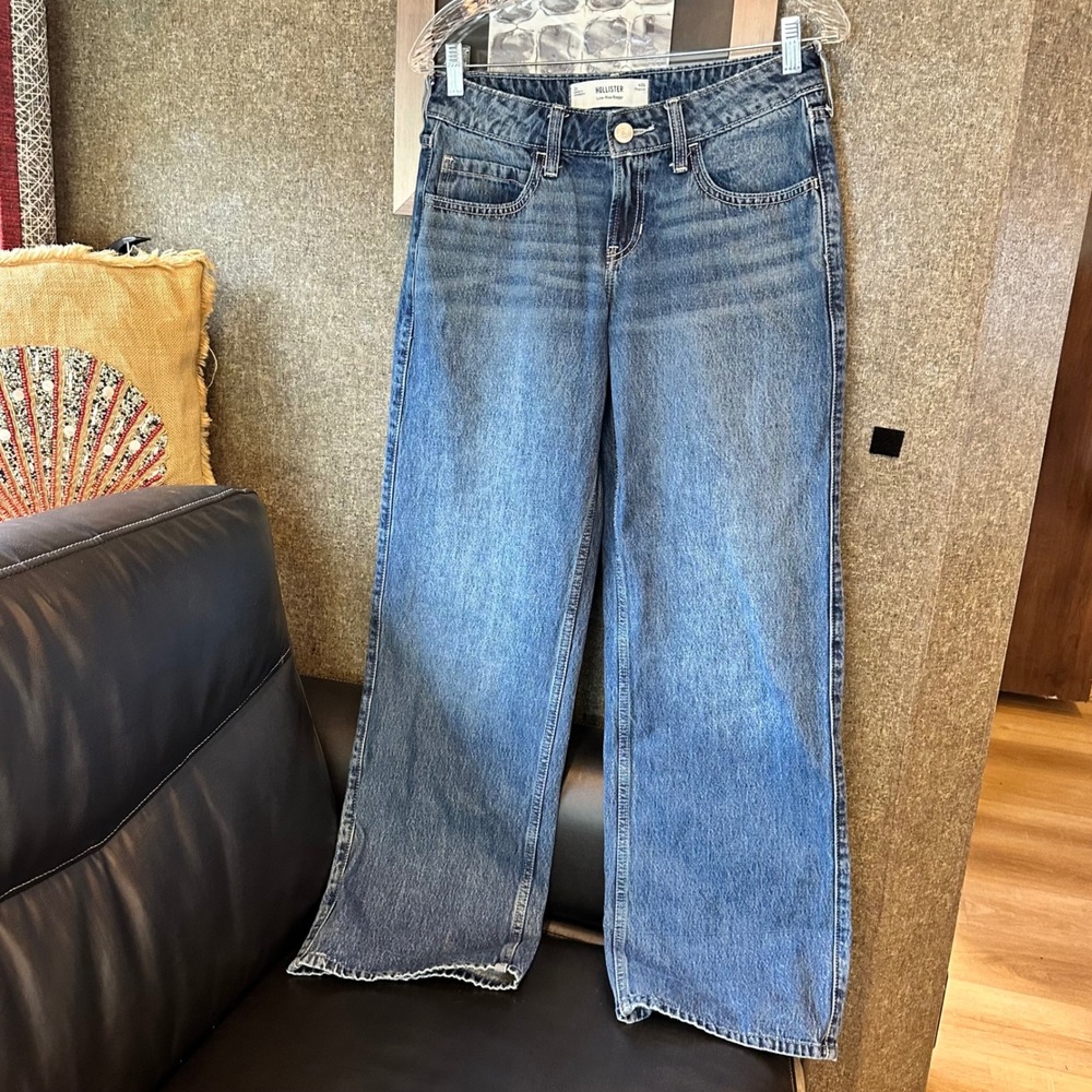 Hollister Low-Rise Baggy Jeans Women Size 2R Wide Leg Denim Streetwear Waist 27"